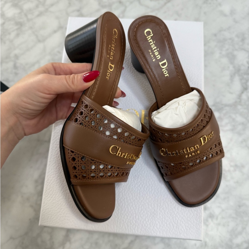 BNIB Dior Brown sandals 37.5 - Picture 2 of 8